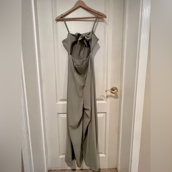 Mura Boutique tie back jumpsuit in light khaki - Picture 3 of 7